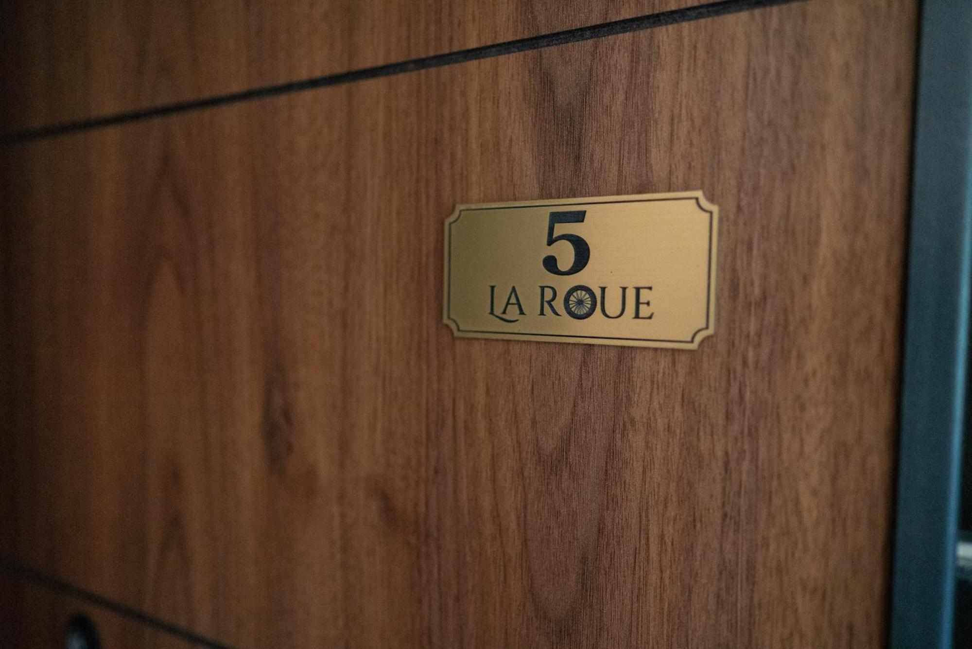 Hotel La Roue à Vrsac Extérieur photo