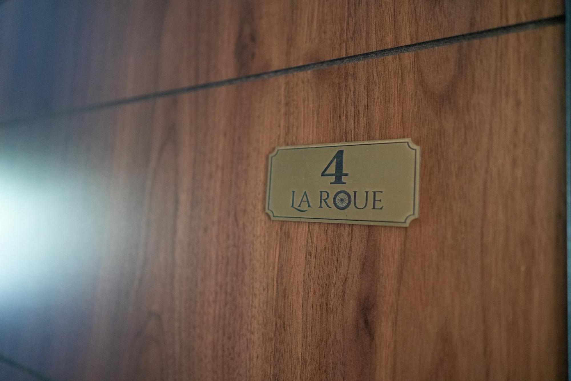 Hotel La Roue à Vrsac Extérieur photo