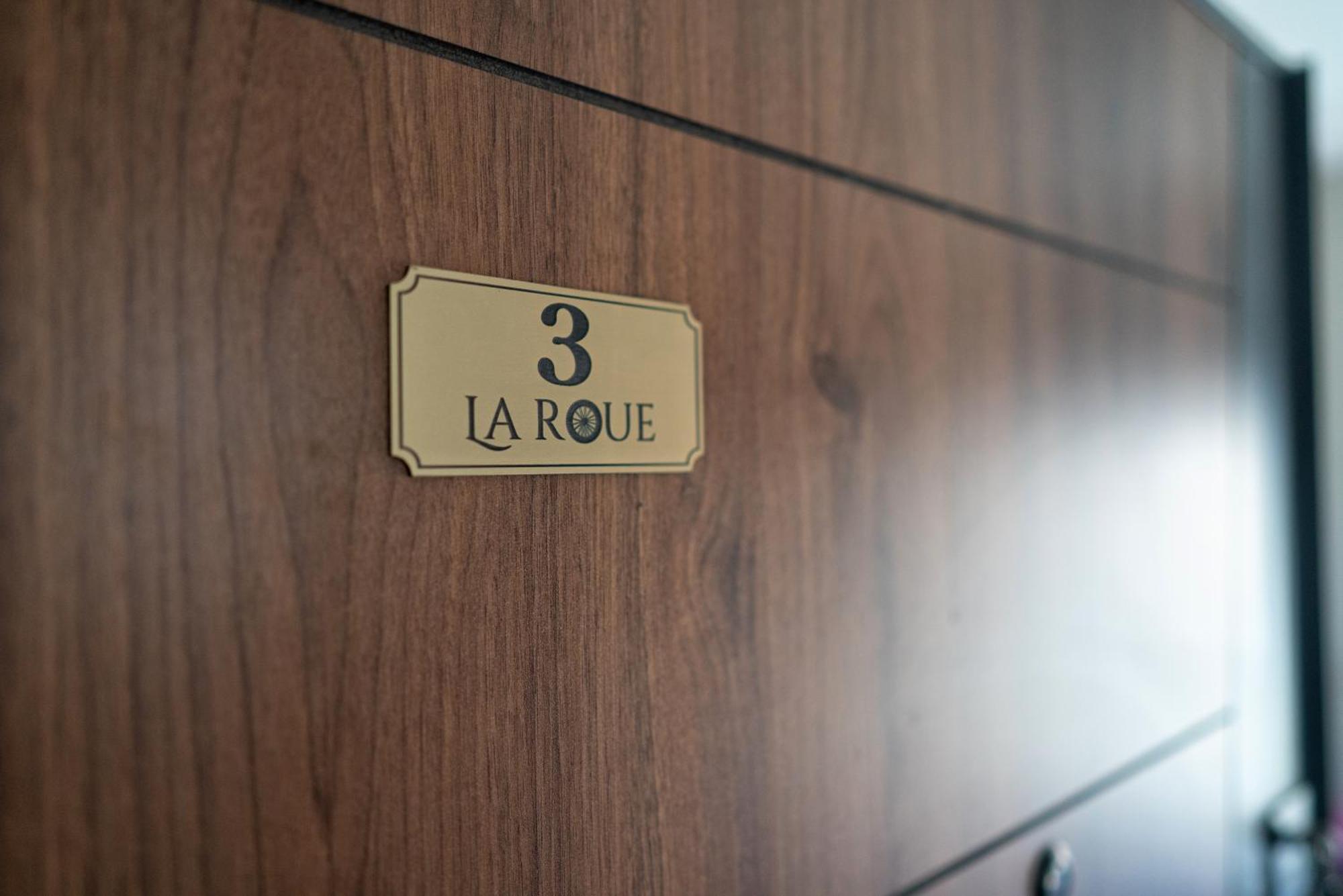 Hotel La Roue à Vrsac Extérieur photo