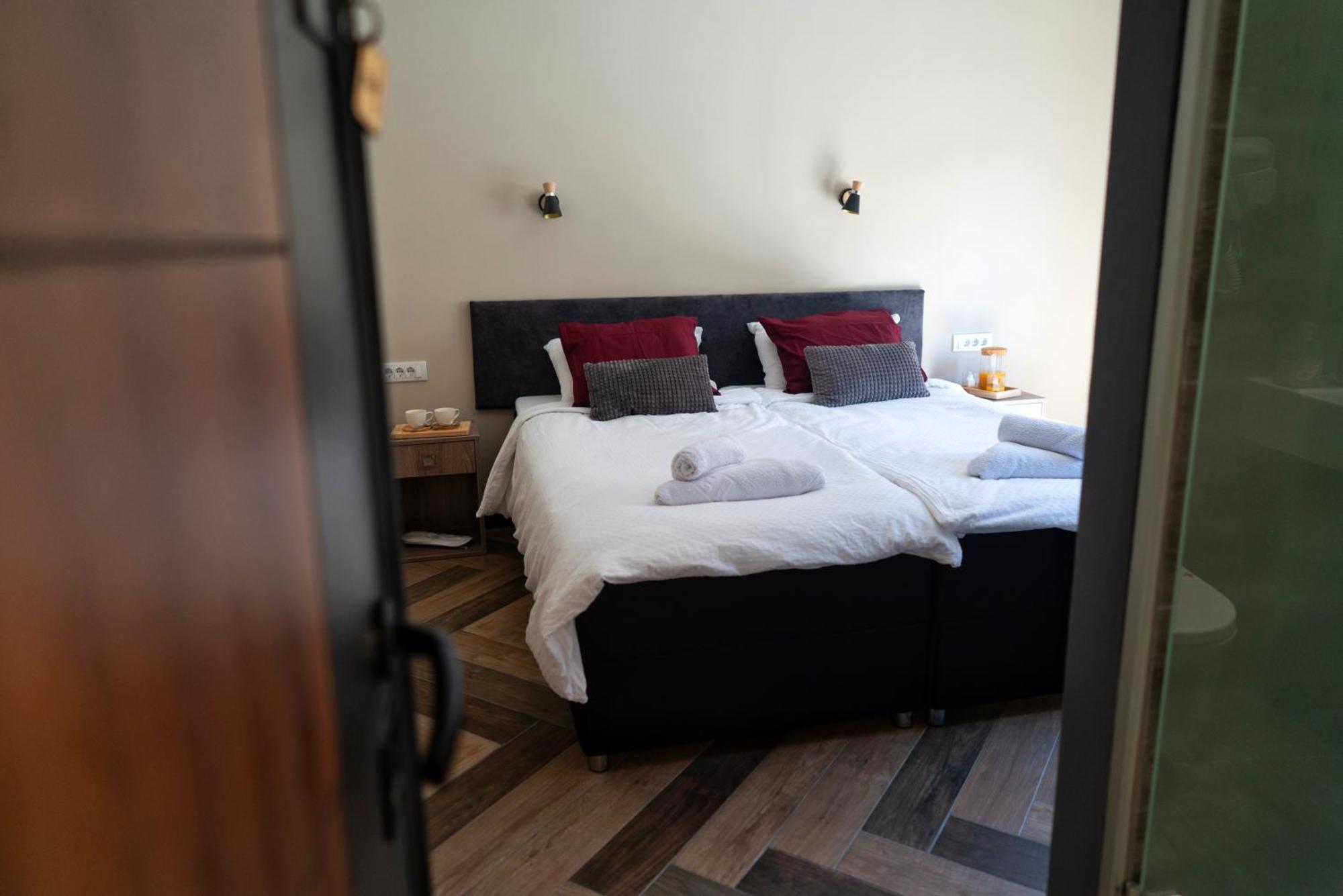Hotel La Roue à Vrsac Chambre photo