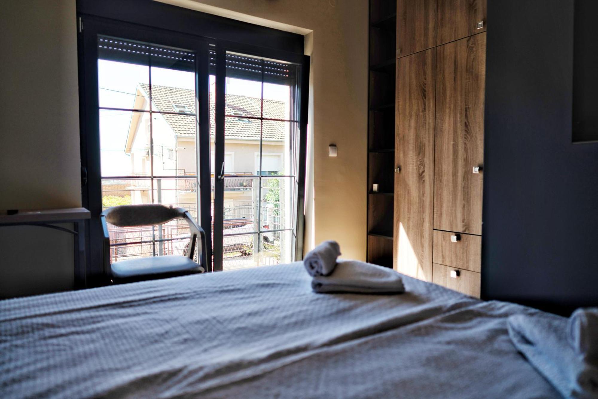 Hotel La Roue à Vrsac Extérieur photo