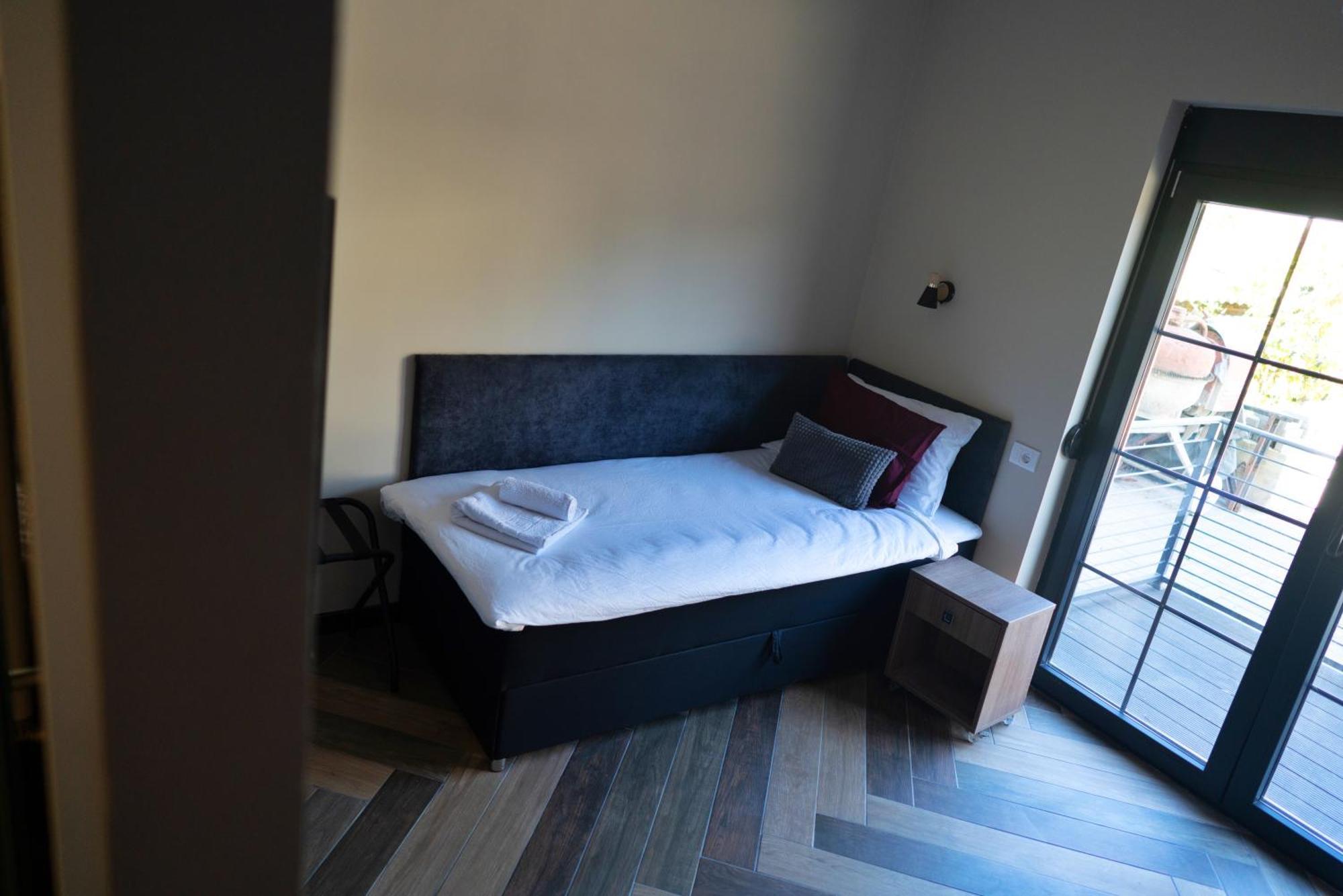 Hotel La Roue à Vrsac Extérieur photo