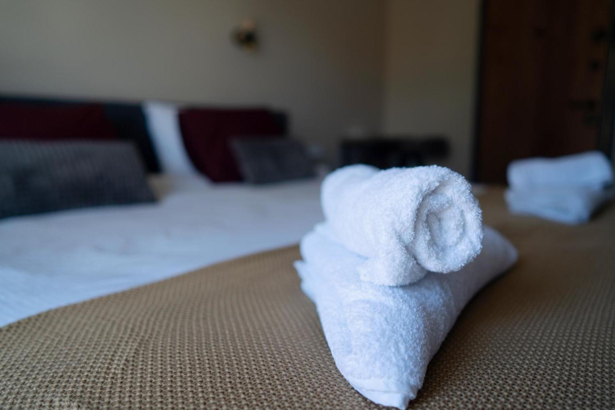 Hotel La Roue à Vrsac Extérieur photo